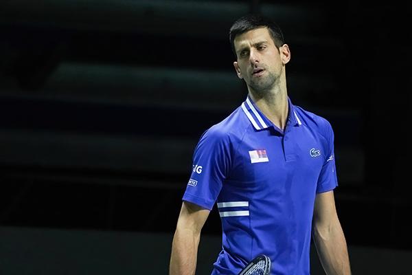 也是在向球 也是在向球